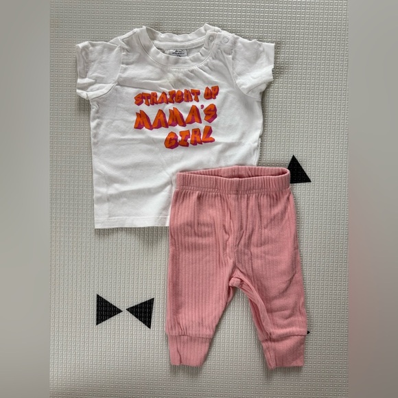 Cotton on|Baby girl cute outfit, “straight up mamas girl” tee & ribbed leggings• - Picture 2 of 5